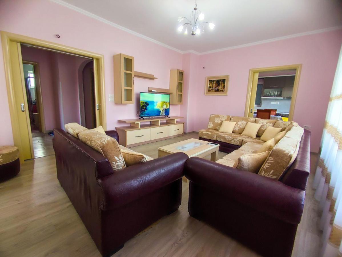 Cheerful 2 Bedroom Villa With Free Parking. Gjirokastër Exterior foto