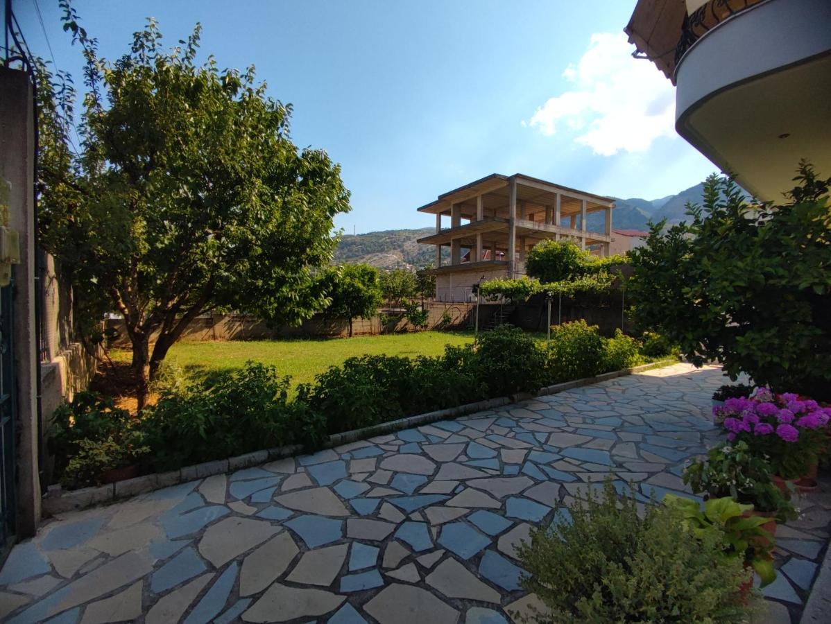 Cheerful 2 Bedroom Villa With Free Parking. Gjirokastër Exterior foto
